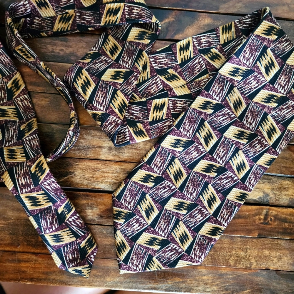 Ike Behar New York Mens Silk Necktie Gold Brown Black Maroon 4”